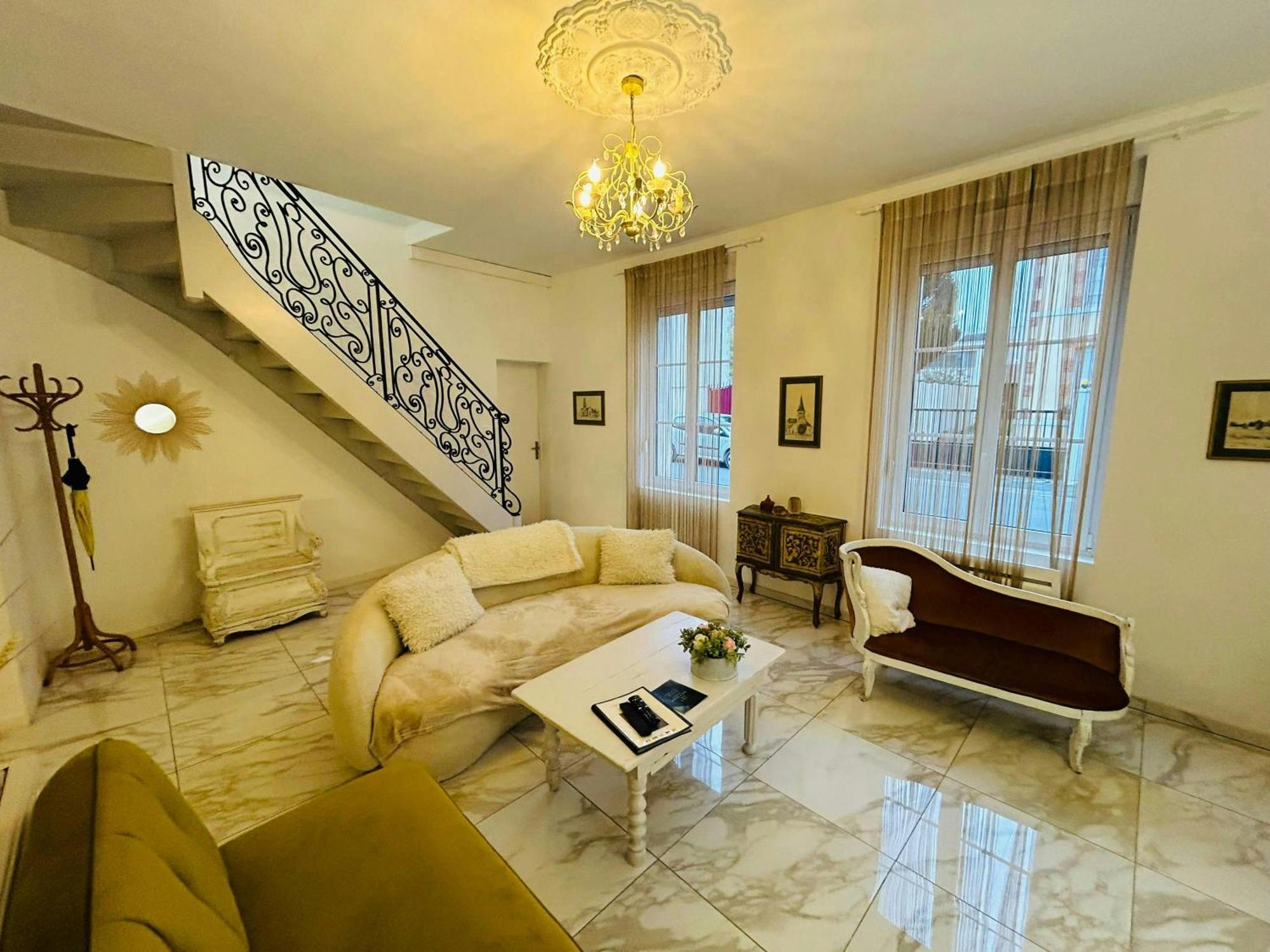 Magnifique Maison Dartiste La Maison Aerts Reims Buitenkant foto